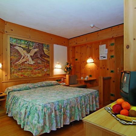 Hotel Erika Madonna di Campiglio Exterior photo